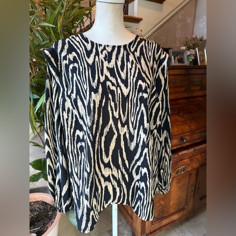Who What Wear ladies NWOTXL Animal, print blouse lightweight - Picture 3 of 12